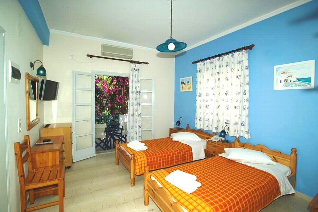 Hotel Andreas คามารี ภายนอก รูปภาพ