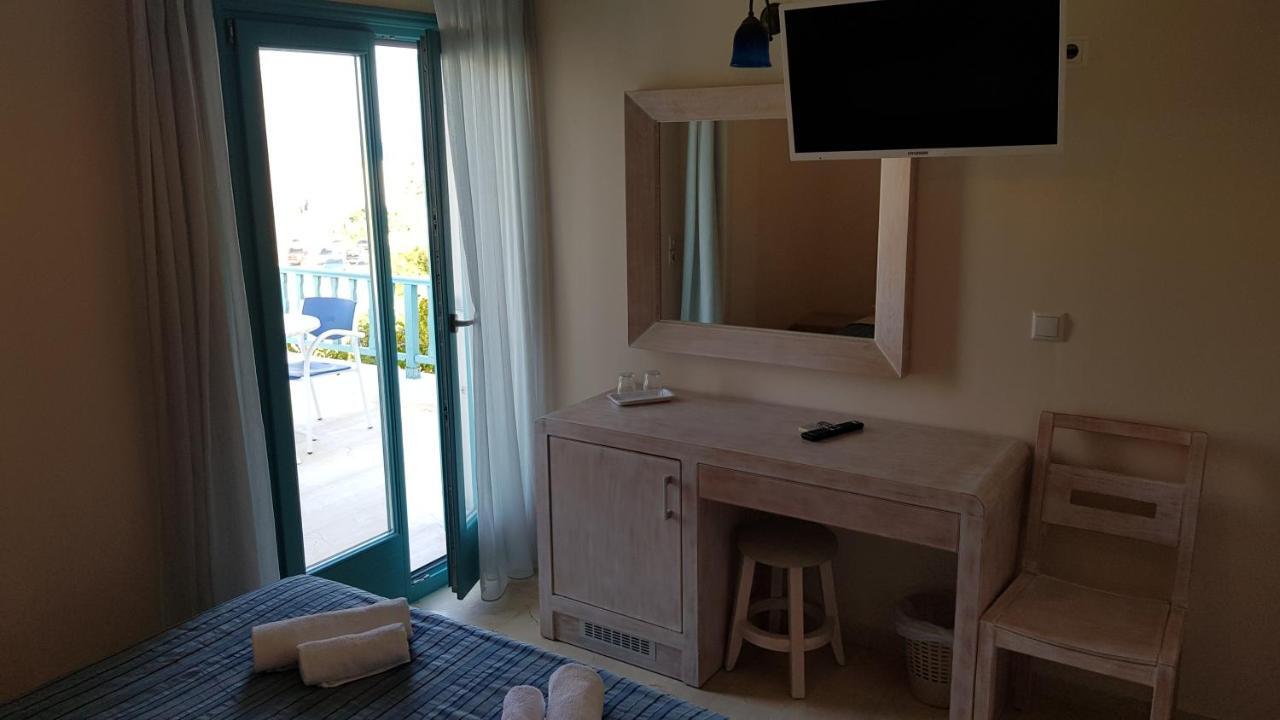 Hotel Andreas คามารี ภายนอก รูปภาพ